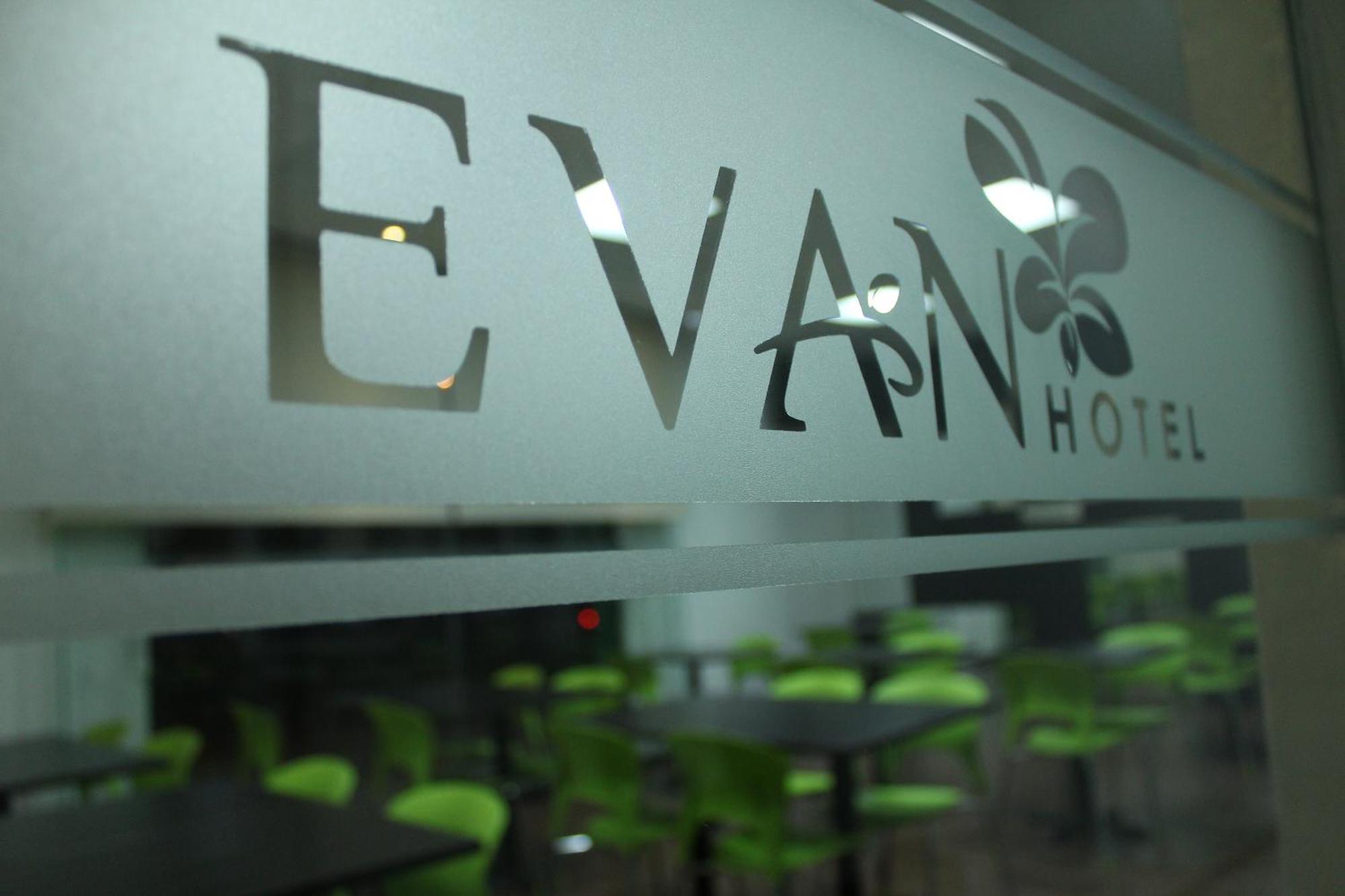 Evan Hotel - Non Smoking Джамби Екстериор снимка